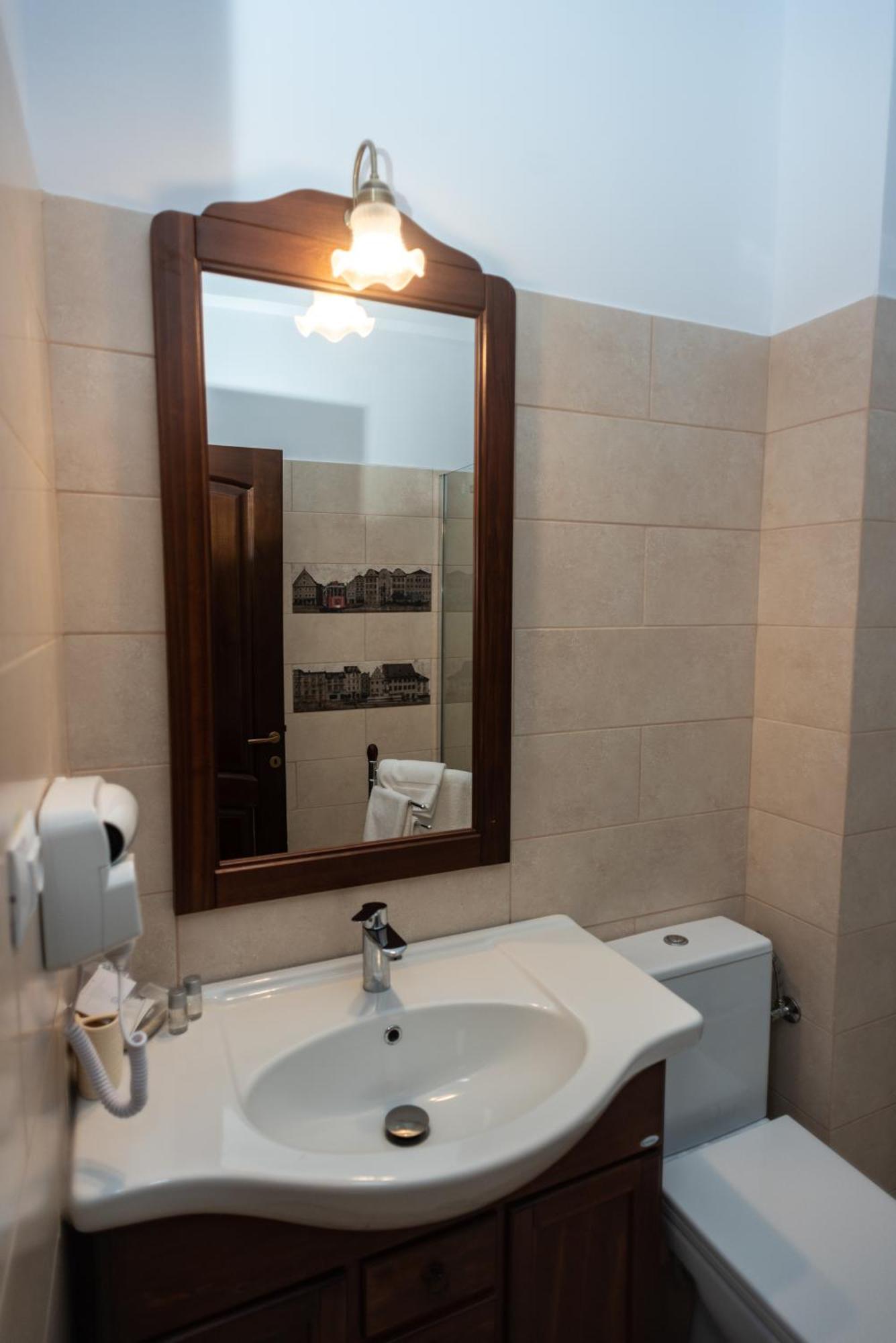 Tango Margo Hotel Valea Lupului  Luaran gambar