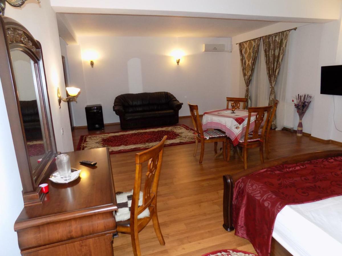 Tango Margo Hotel Valea Lupului  Luaran gambar