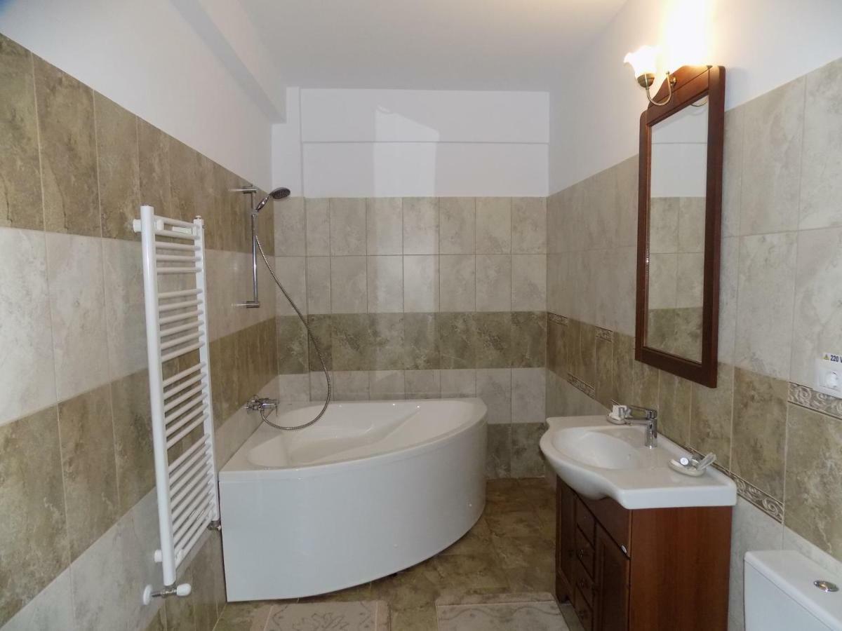 Tango Margo Hotel Valea Lupului  Luaran gambar