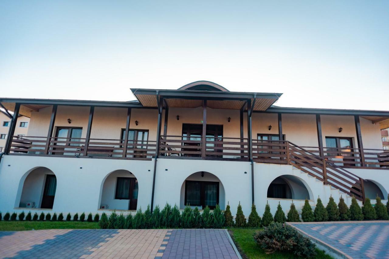 Tango Margo Hotel Valea Lupului  Luaran gambar
