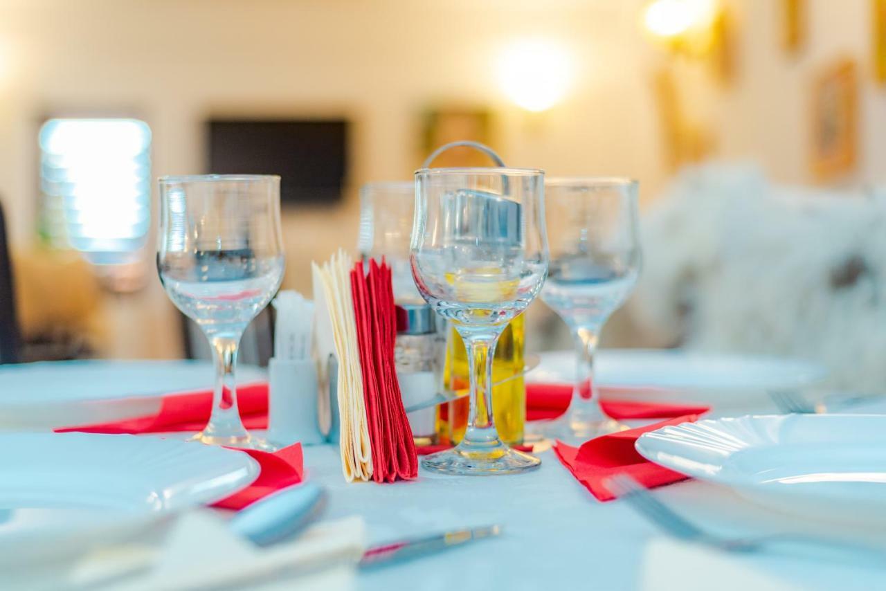 Tango Margo Hotel Valea Lupului  Luaran gambar