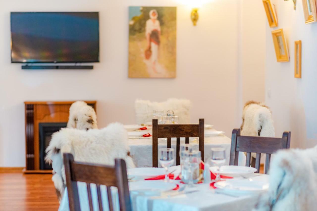 Tango Margo Hotel Valea Lupului  Luaran gambar