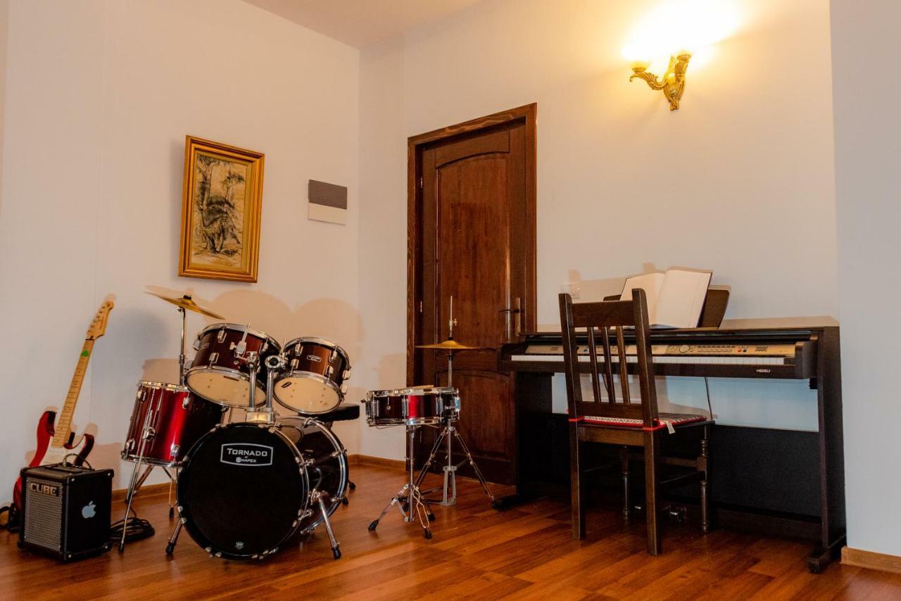 Tango Margo Hotel Valea Lupului  Luaran gambar