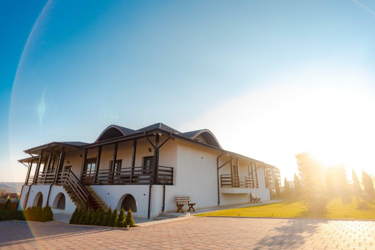 Tango Margo Hotel Valea Lupului  Luaran gambar