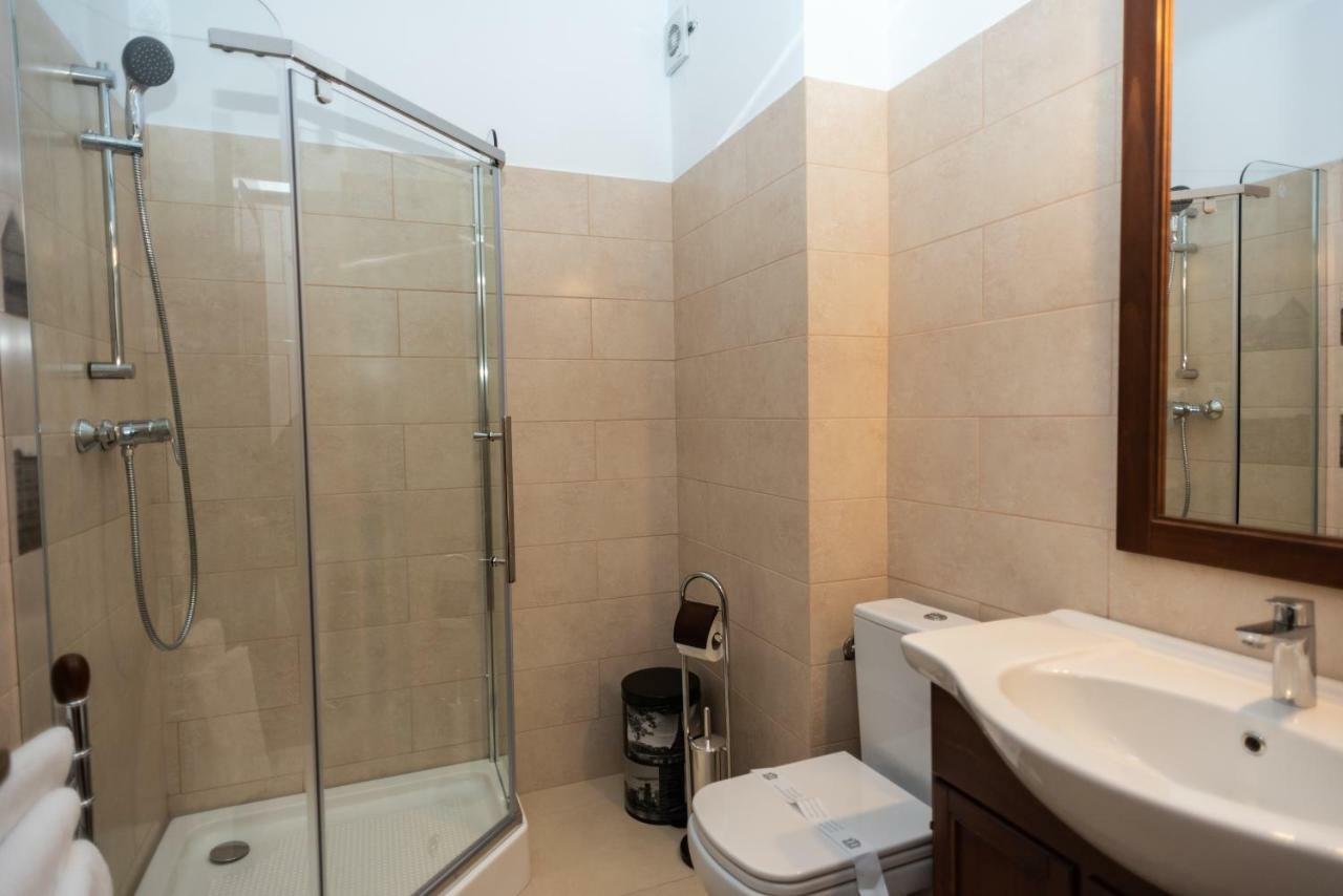 Tango Margo Hotel Valea Lupului  Luaran gambar