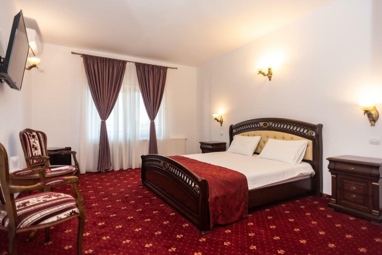 Tango Margo Hotel Valea Lupului  Luaran gambar