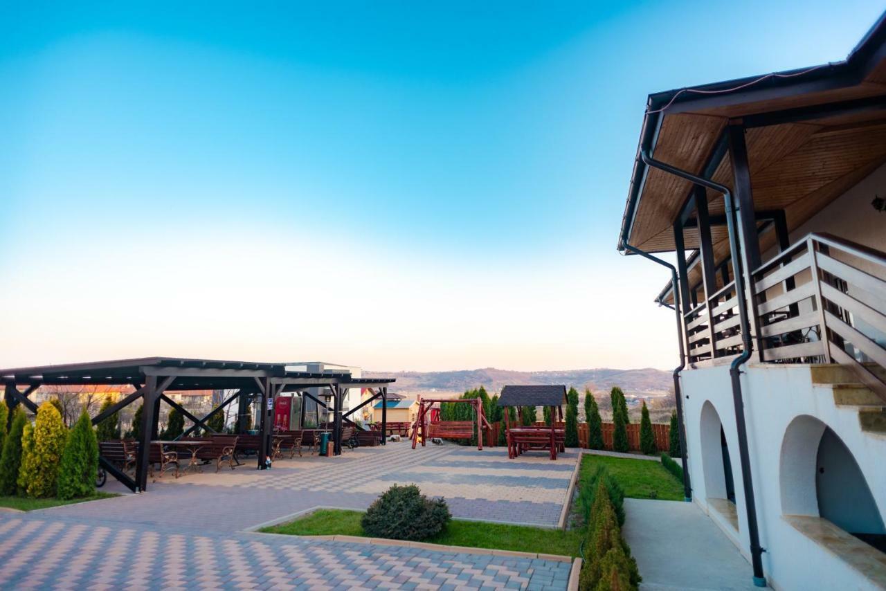 Tango Margo Hotel Valea Lupului  Luaran gambar