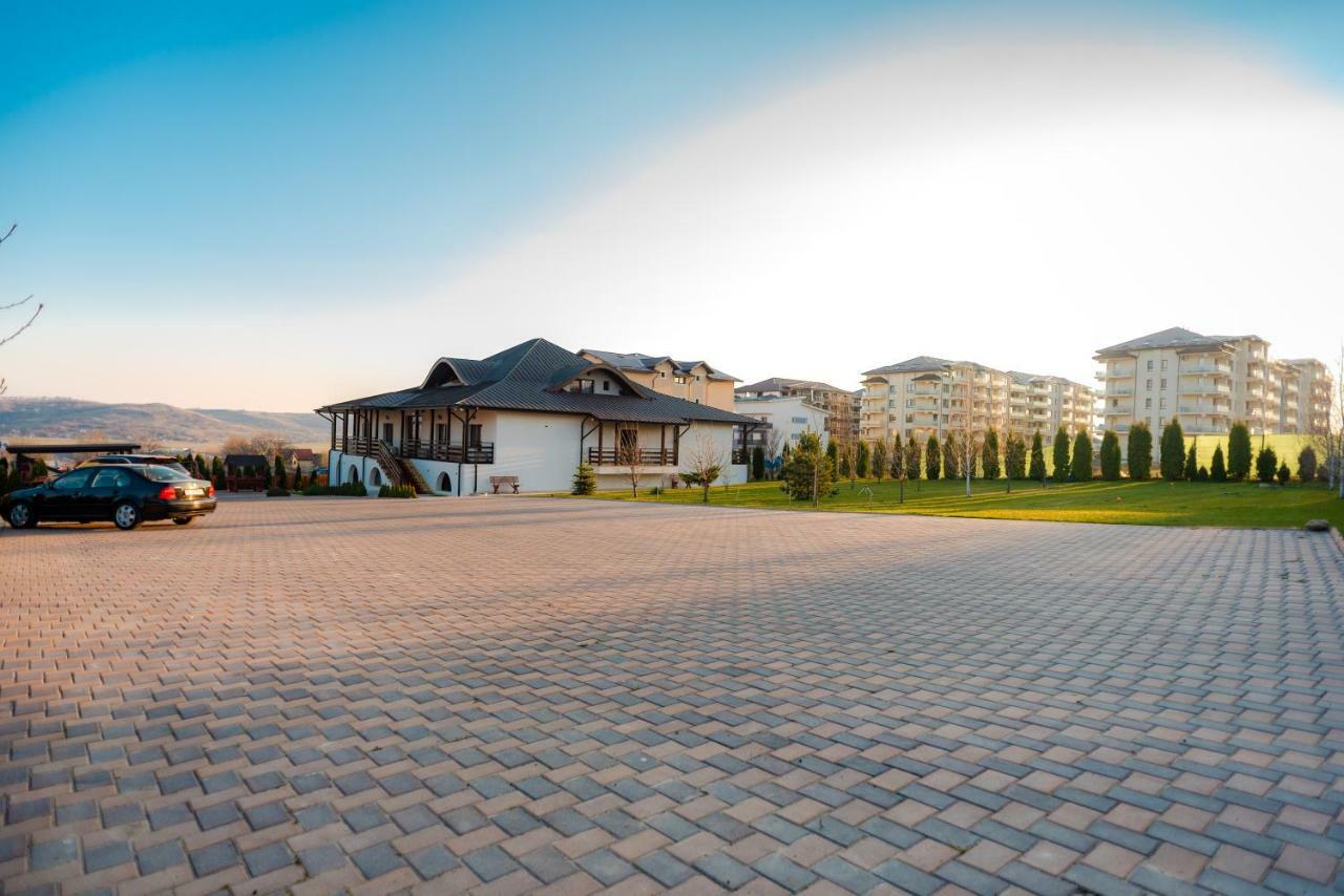 Tango Margo Hotel Valea Lupului  Luaran gambar
