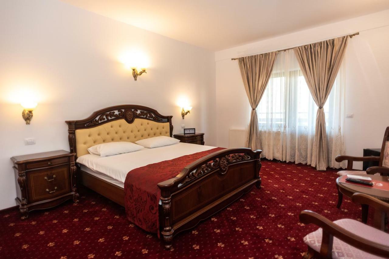 Tango Margo Hotel Valea Lupului  Luaran gambar