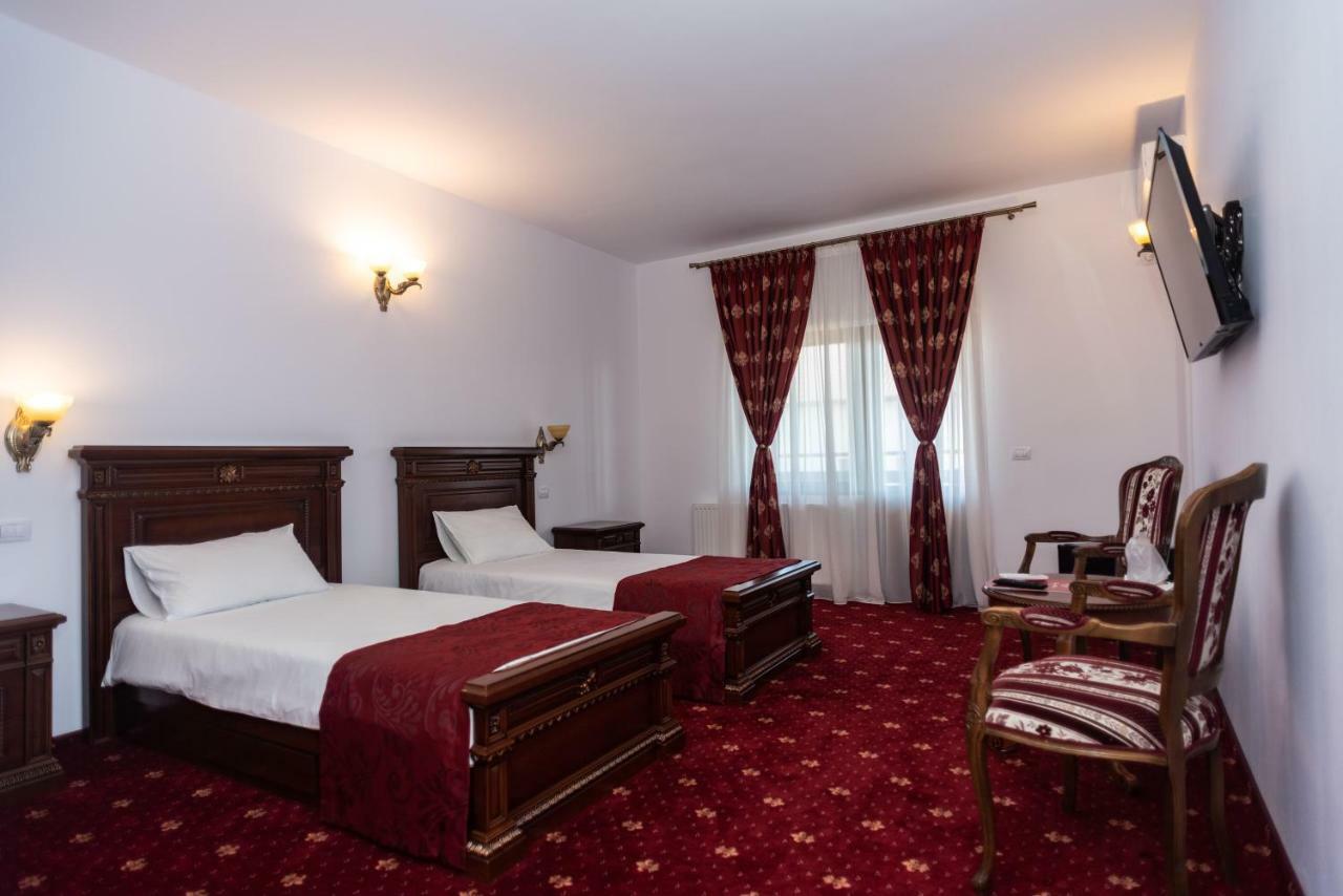 Tango Margo Hotel Valea Lupului  Luaran gambar