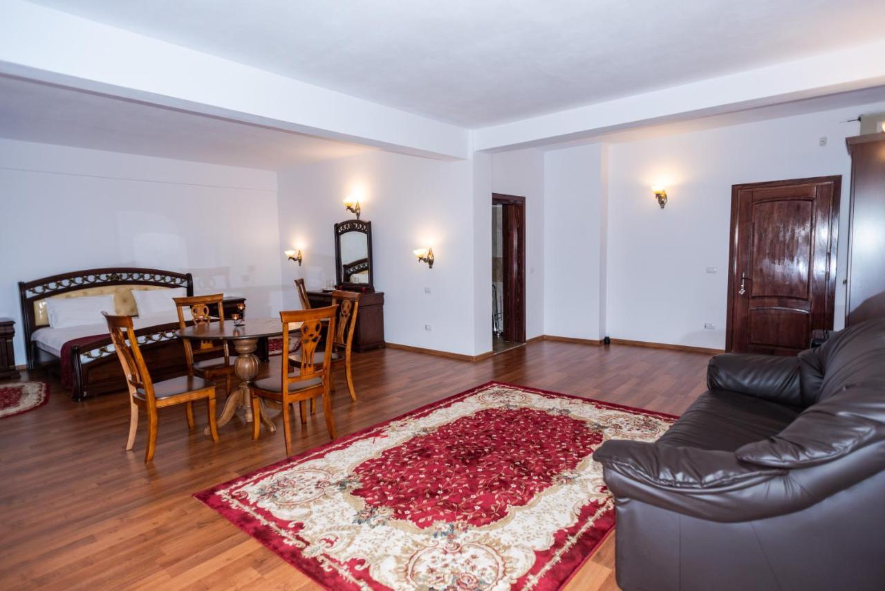 Tango Margo Hotel Valea Lupului  Luaran gambar