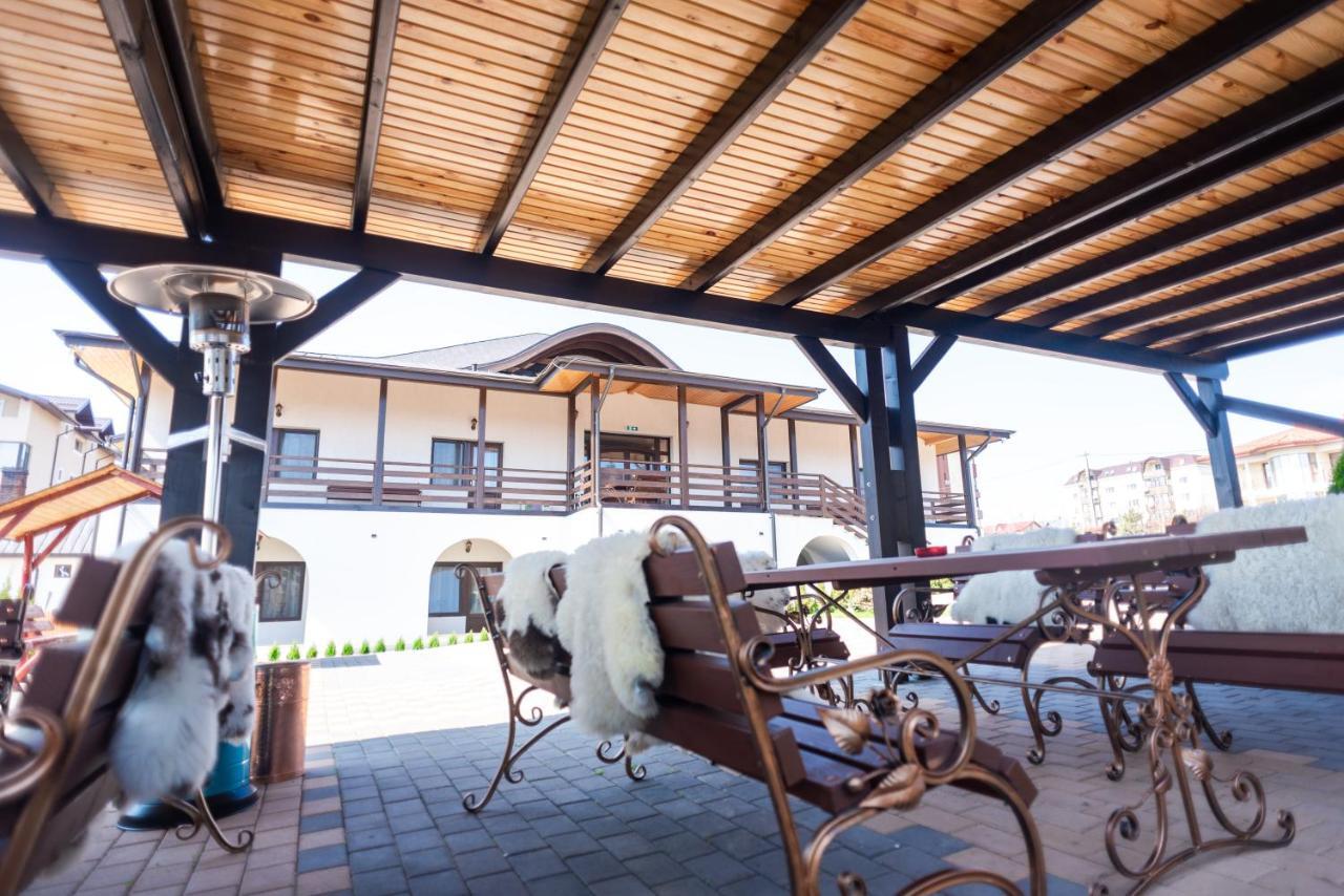 Tango Margo Hotel Valea Lupului  Luaran gambar
